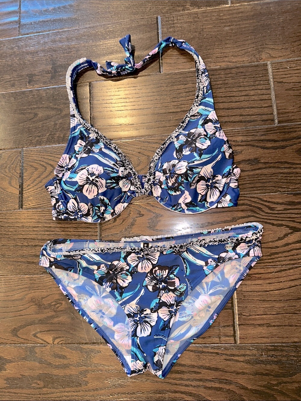 Jette Blue Floral Bikini set with Pink Accents size 40D/medium